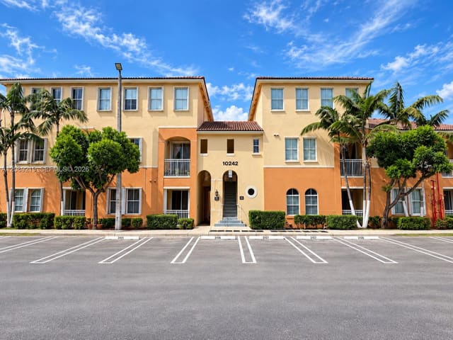 10242 NW 7th Street 203, Miami, FL 33172