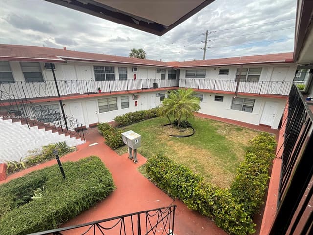 11625 Canal Drive 16 N, North Miami, FL 33181