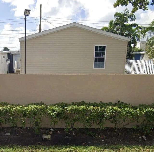 821 SW 1ST Street, Hallandale Beach, FL 33009