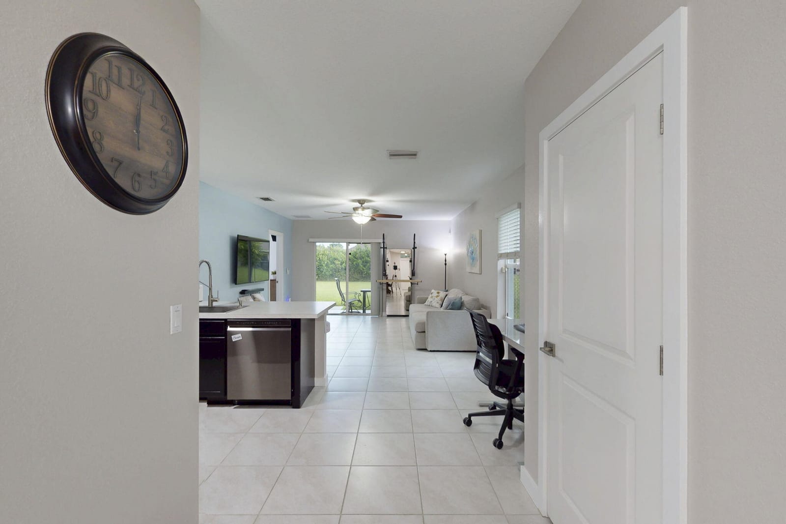 5557 SE Isabelita Avenue, Stuart, FL 34997 photo 9