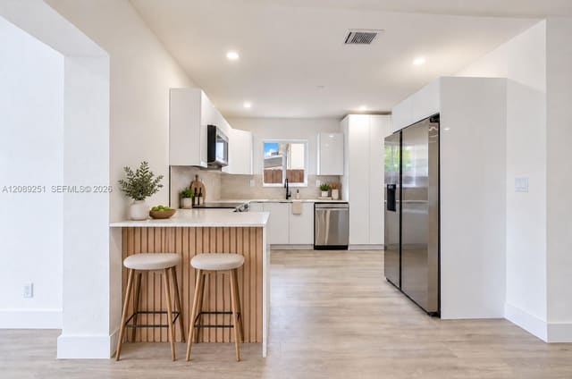 40 SE 3rd Terrace, Dalton Manor Amen Plat, Dania Beach, FL