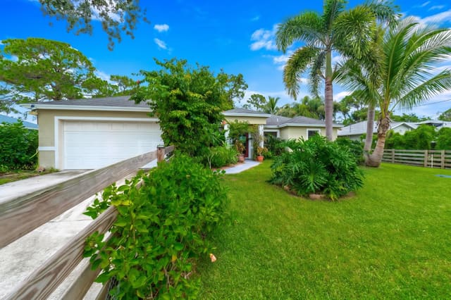 245 SW De Gouvea Terrace, Port St. Lucie, FL 34984