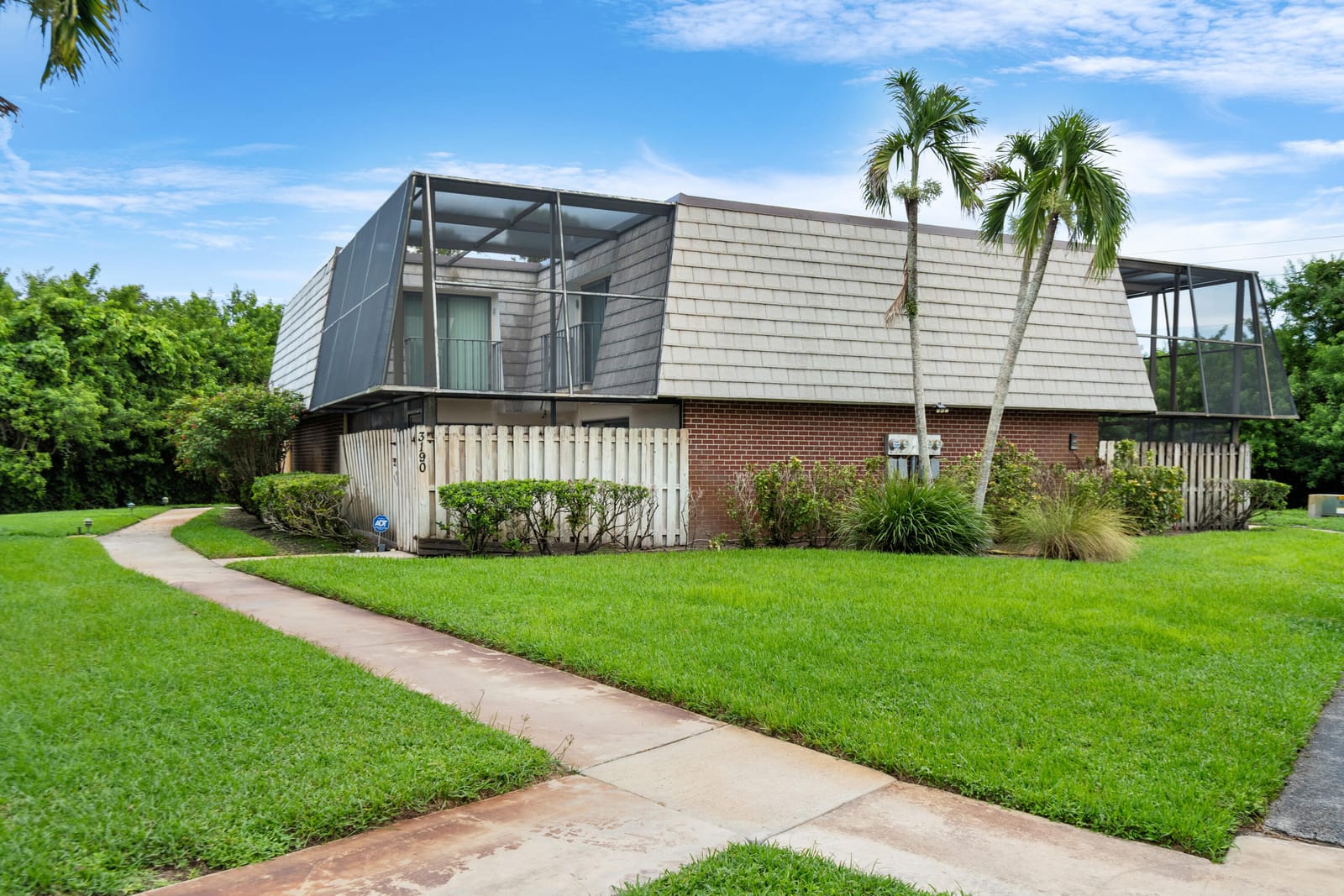 3190 SE BROOK Street — photo 1