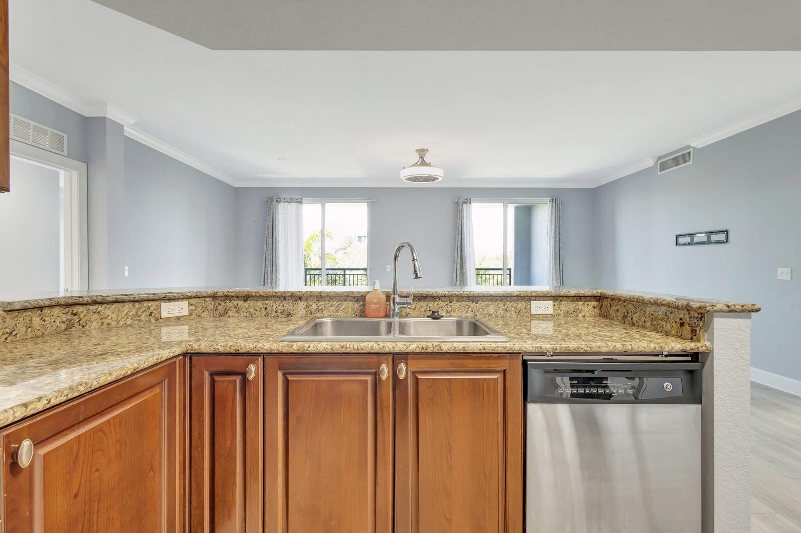 1690 Renaissance Commons Boulevard 1401 — photo 4