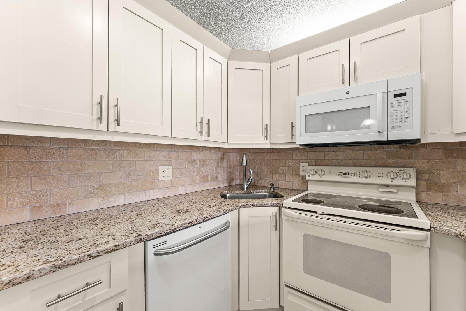 805 Sky Pine Way F2 — photo 11