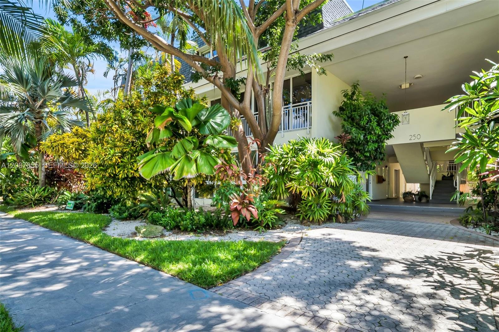 260 Sunrise Drive D, Key Biscayne, FL 33149 photo 2