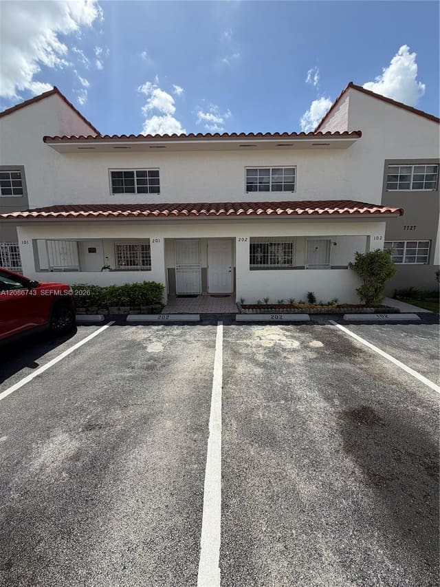 7727 W 29th Lane 202-39, Hialeah, FL 33018