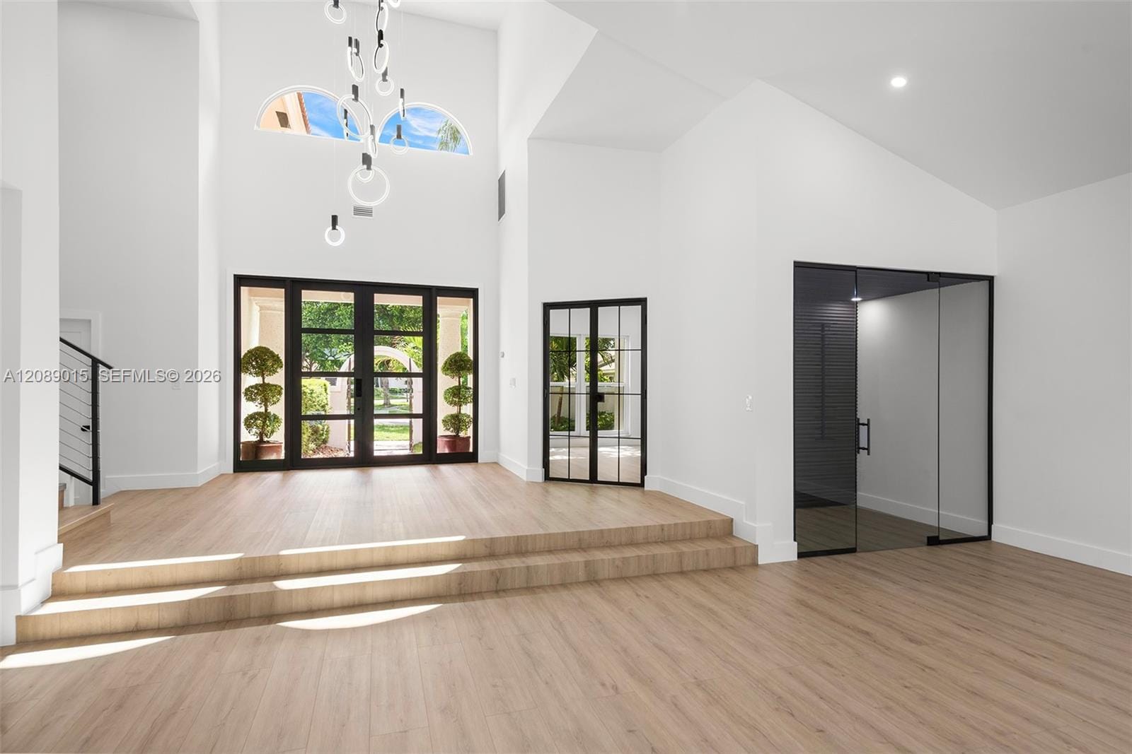 4499 Woodfield Boulevard — photo 3