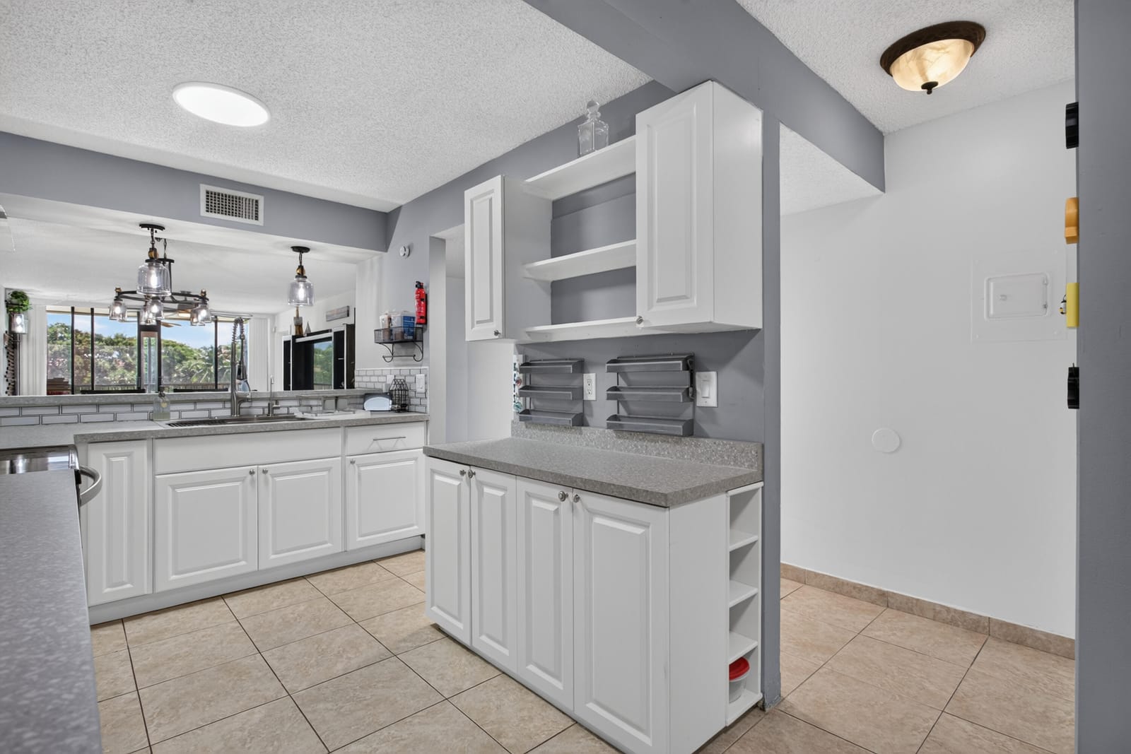 5626 Coral Lake Drive 302 — photo 4