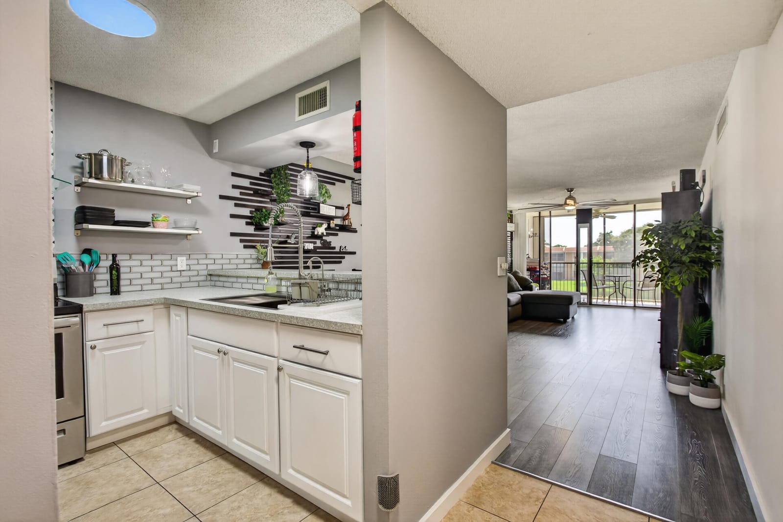 5626 Coral Lake Drive 302 — photo 5