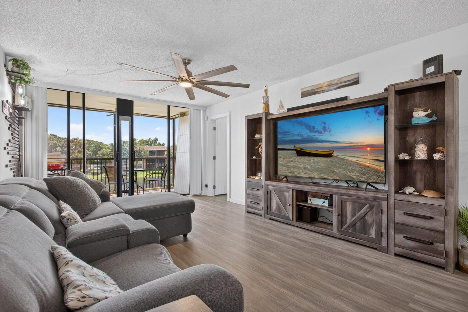 5626 Coral Lake Drive 302 — photo 7
