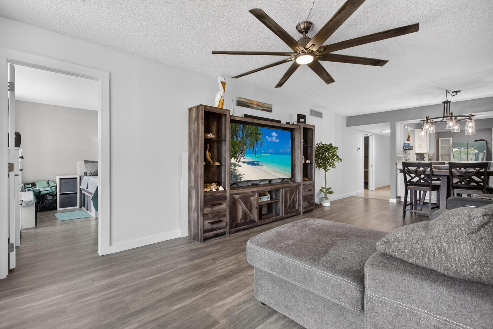 5626 Coral Lake Drive 302 — photo 9