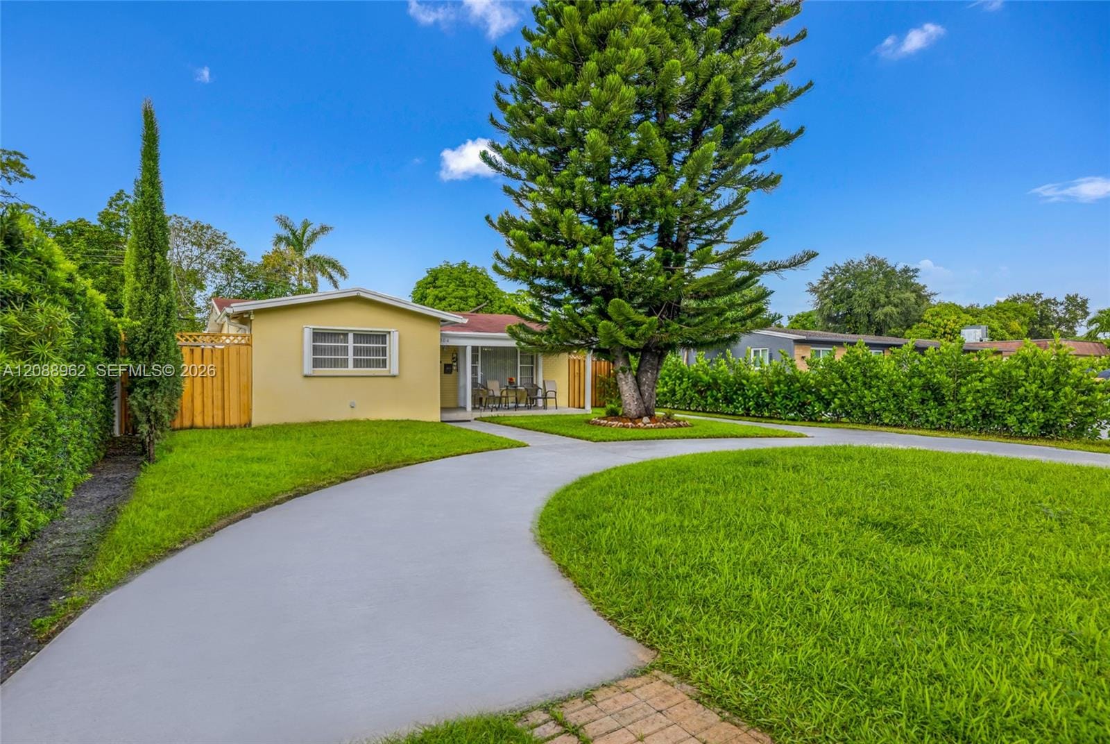 304 SW 68th Avenue, Pembroke Pines, FL 33023 photo 1