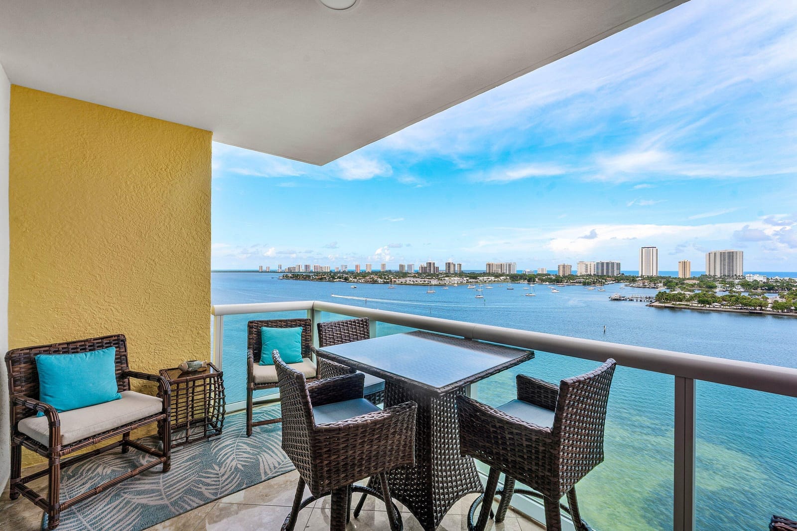 2640 Lake Shore Drive 1210
