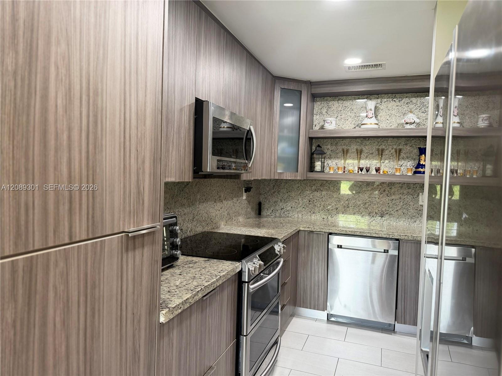 10875 NW 29th Manor, Sunrise, FL 33322 photo 2