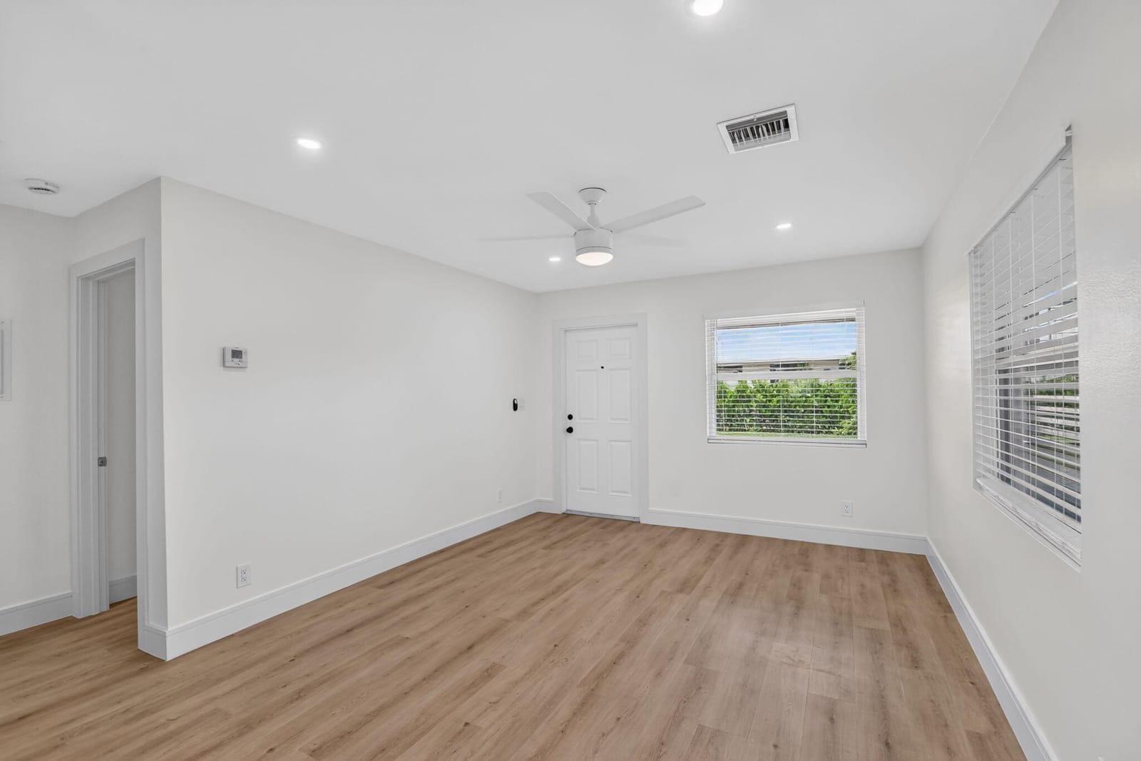 4317 Vermont Avenue — photo 7