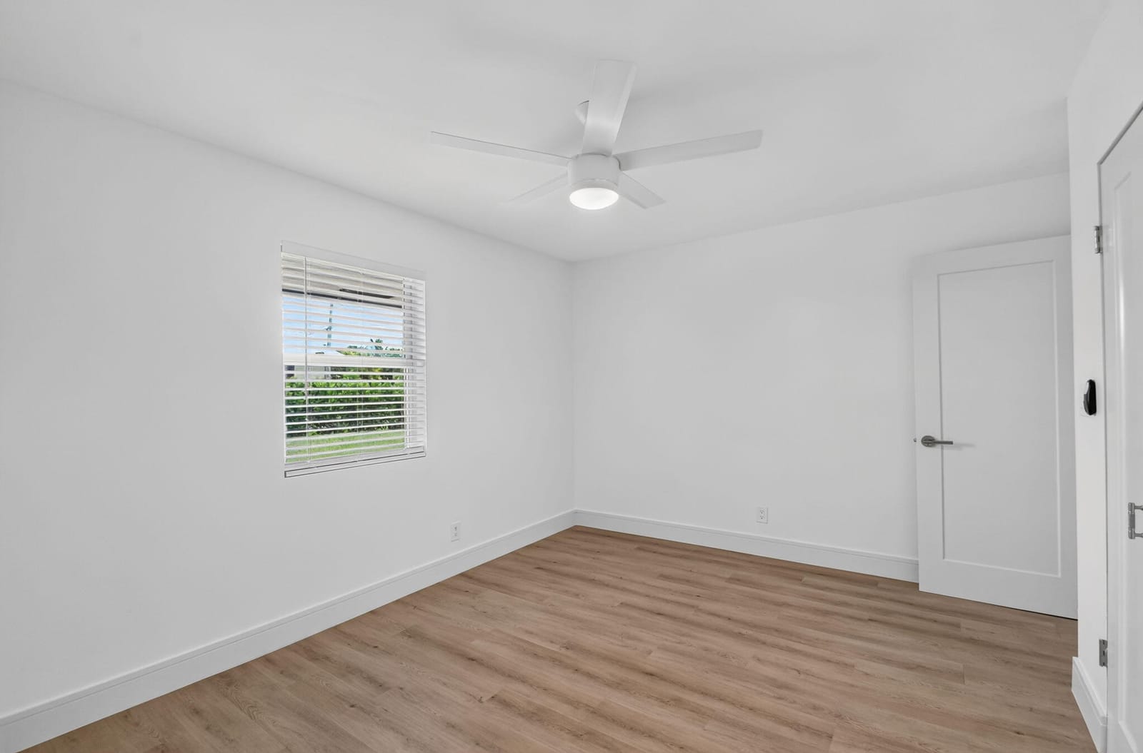 4317 Vermont Avenue — photo 10