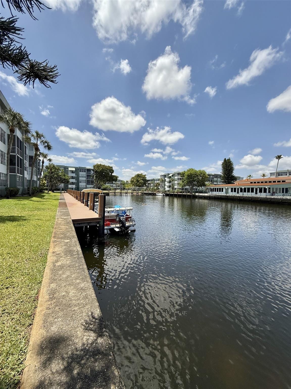 2741 E TAFT Street 102 — photo 5