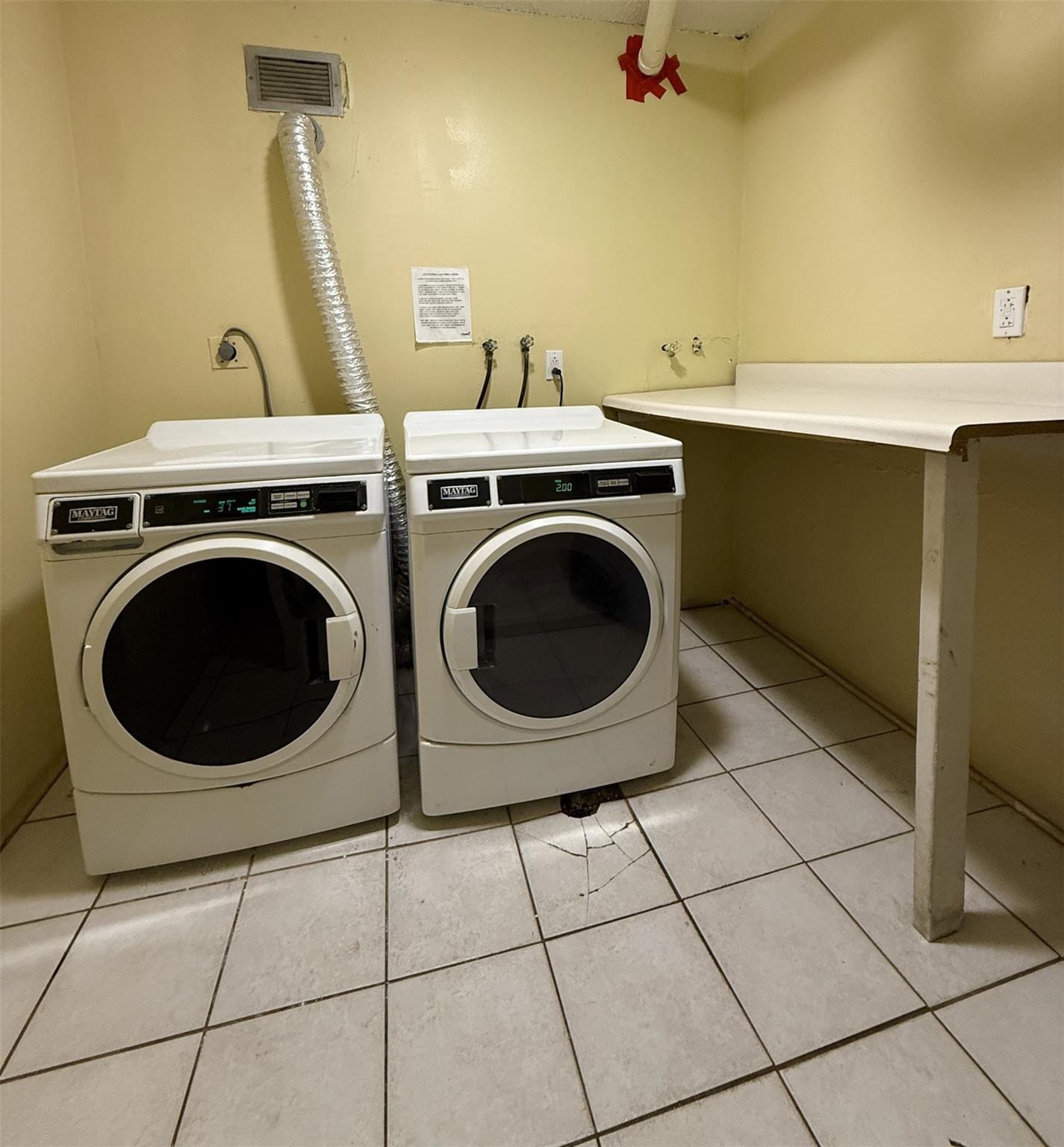 2741 E TAFT Street 102 — photo 9
