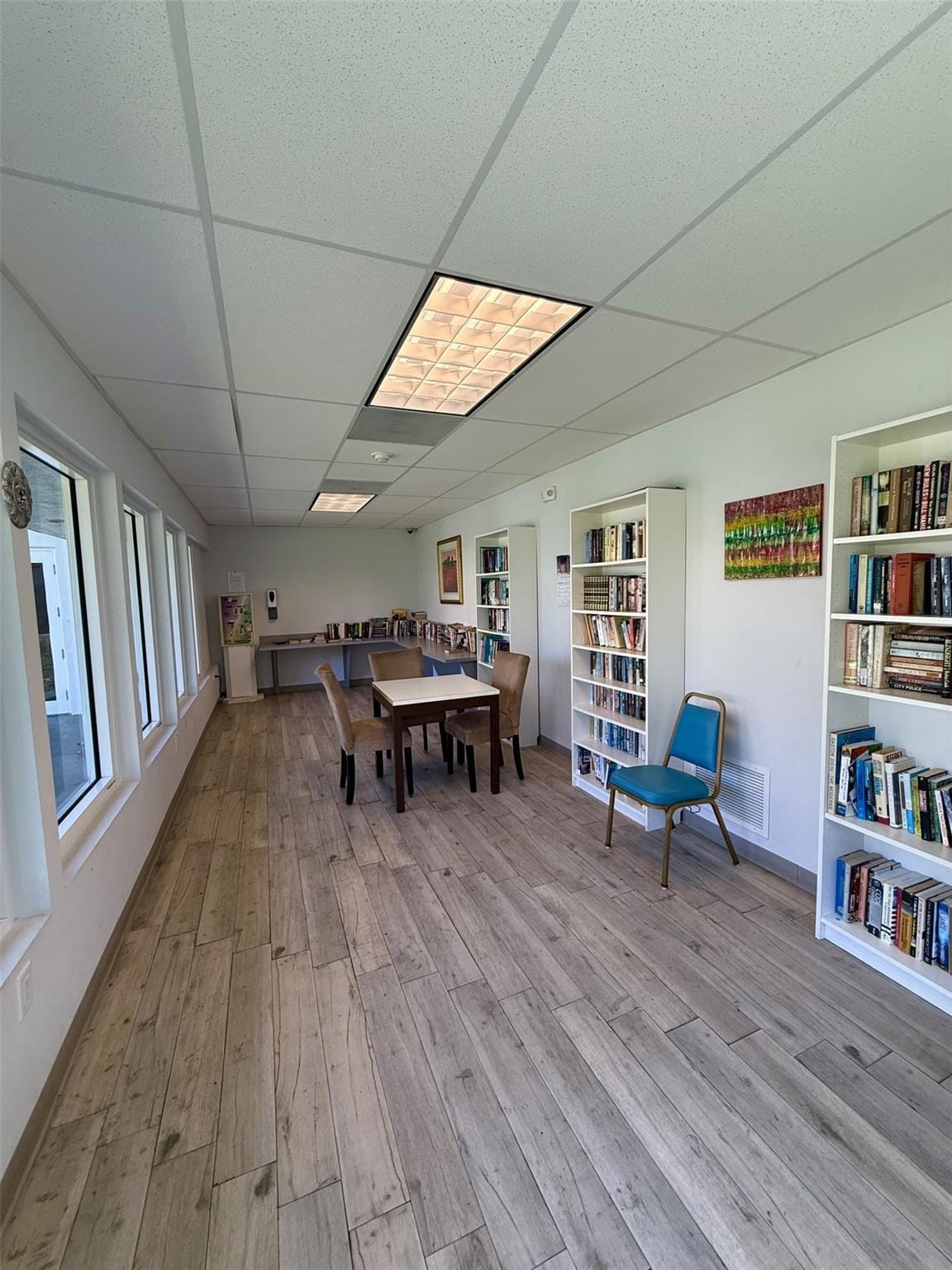 2741 E TAFT Street 102 — photo 10