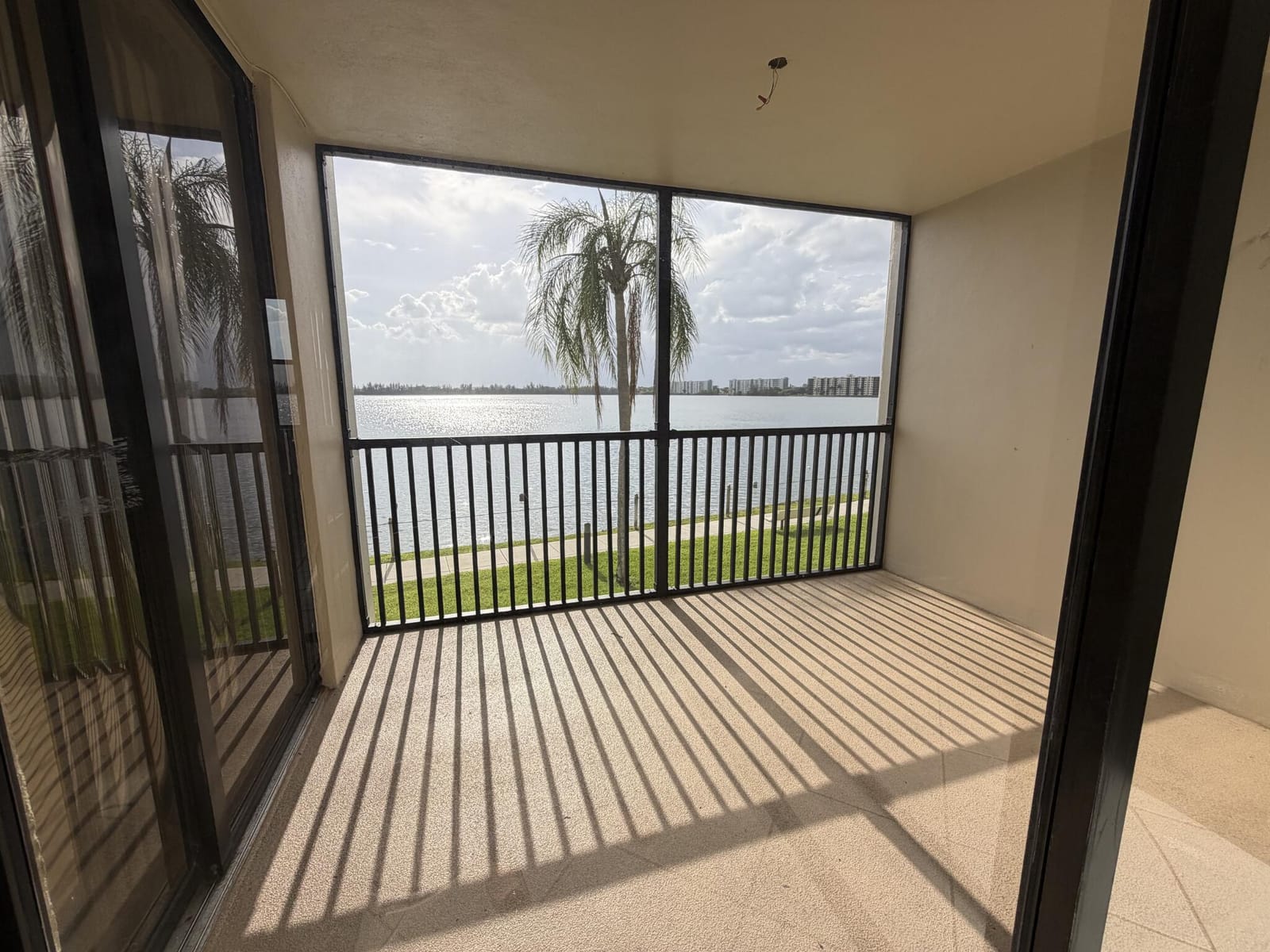 112 LAKE EMERALD Drive 203, Oakland Park, FL 33309 photo 11