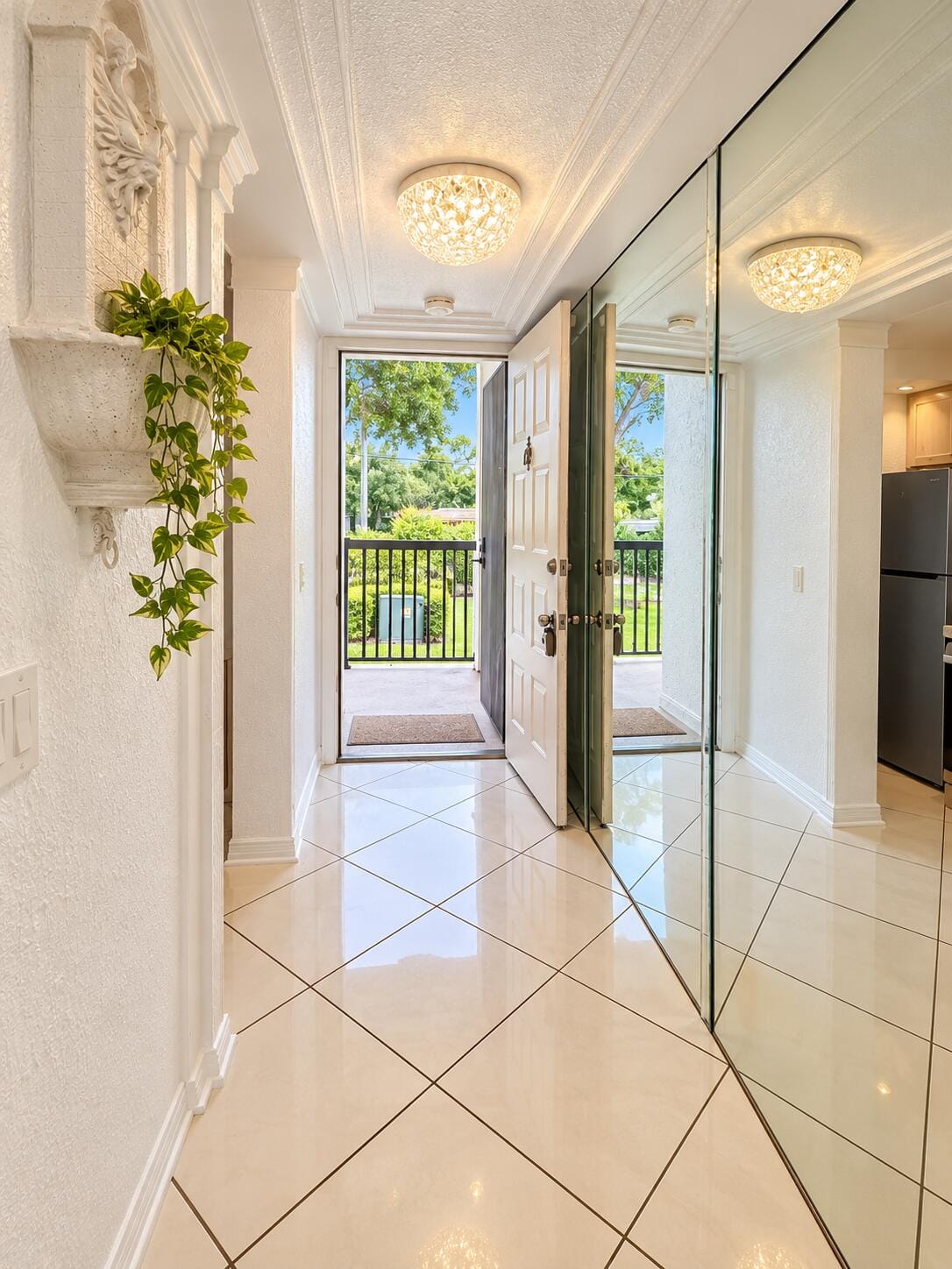 112 LAKE EMERALD Drive 203, Oakland Park, FL 33309 photo 3