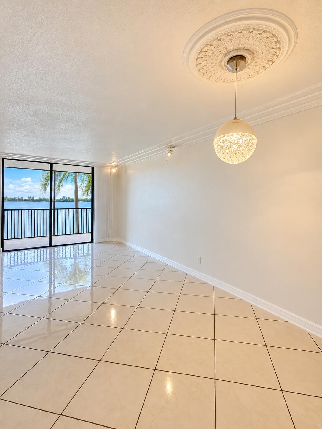 112 LAKE EMERALD Drive 203, Oakland Park, FL 33309 photo 22