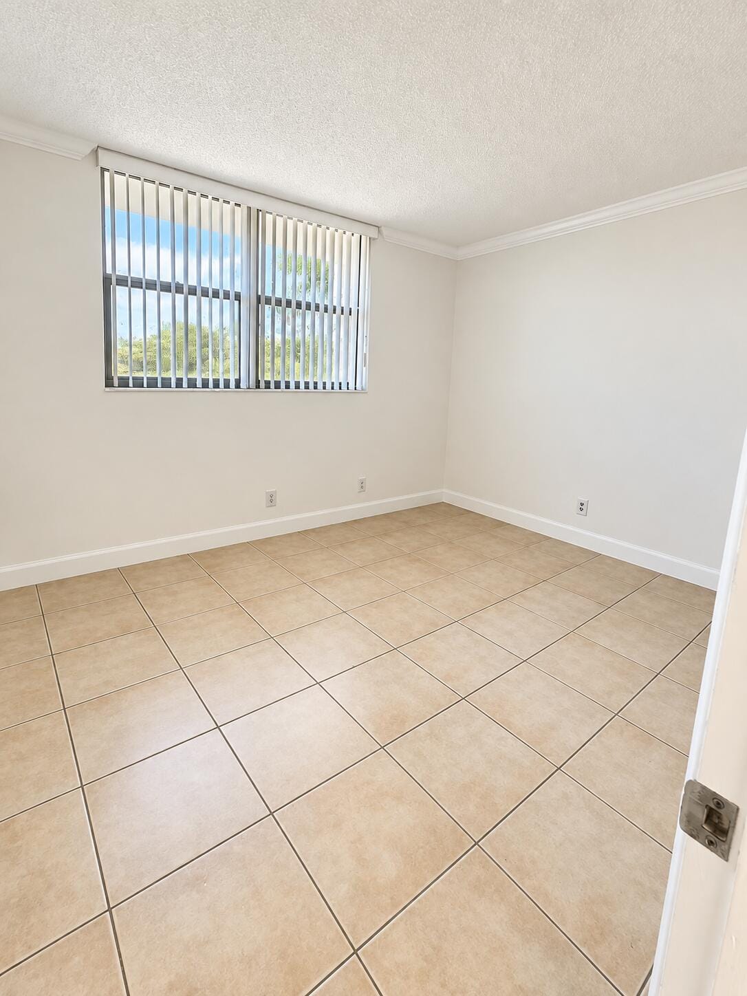 112 LAKE EMERALD Drive 203, Oakland Park, FL 33309 photo 24
