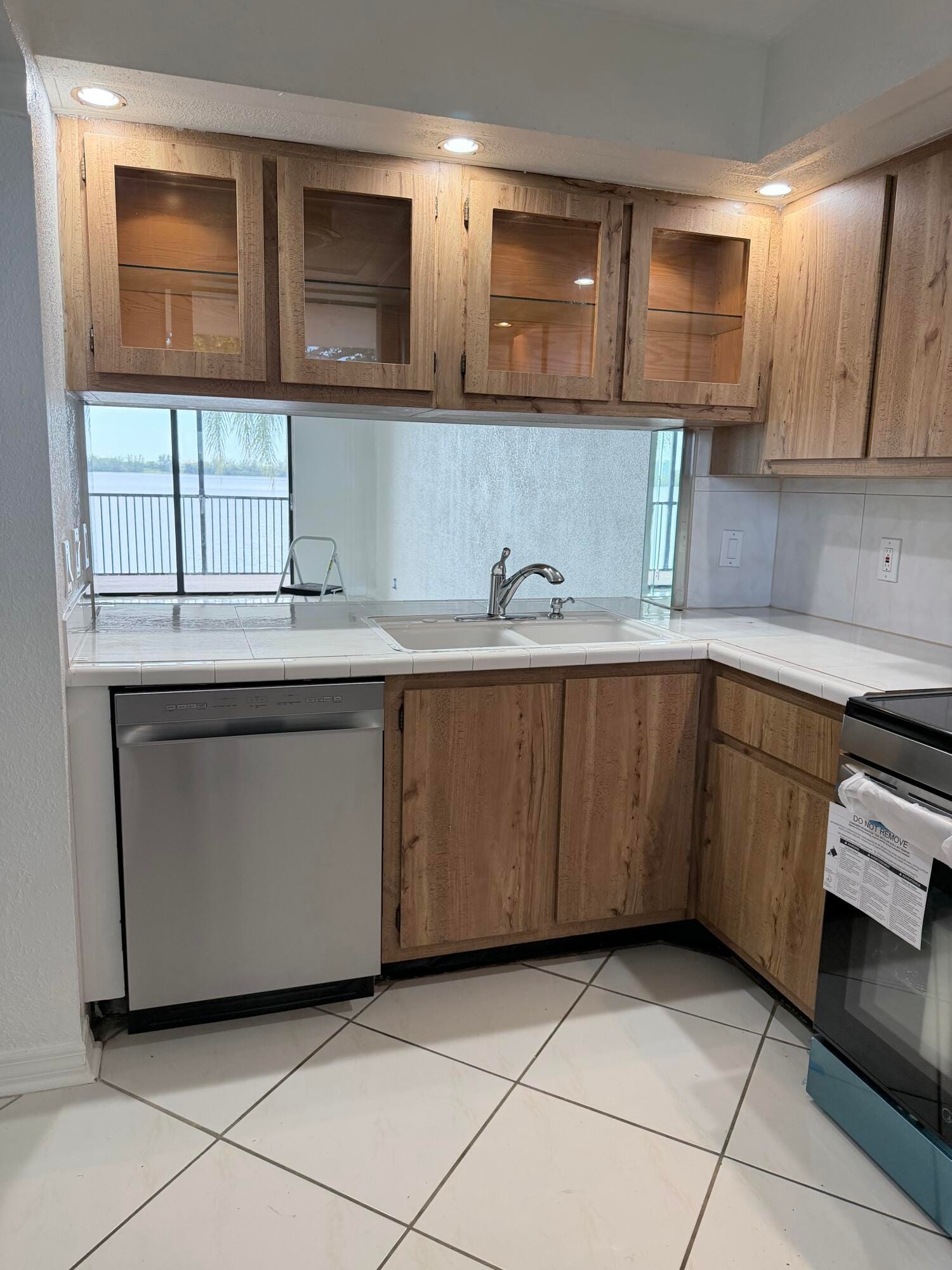 112 LAKE EMERALD Drive 203, Oakland Park, FL 33309 photo 5