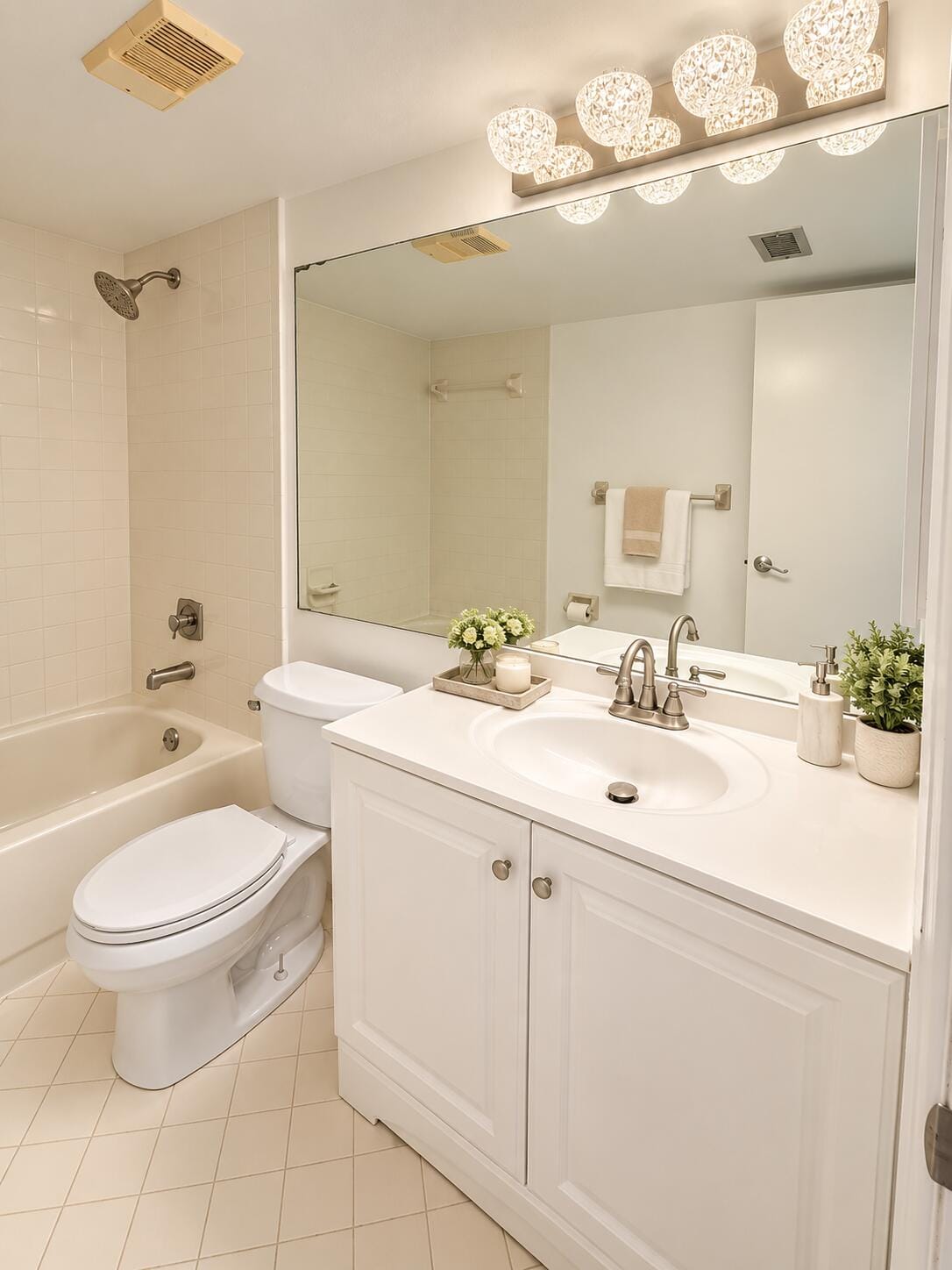 112 LAKE EMERALD Drive 203, Oakland Park, FL 33309 photo 7