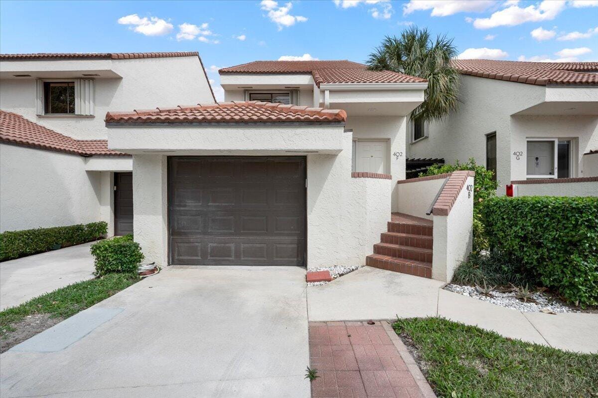402 SEA OATS Drive F — photo 2