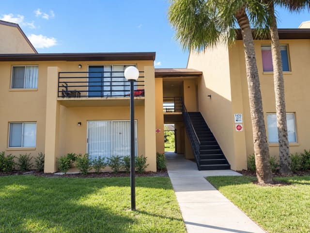 5220 VIA HACIENDA Circle #212, Orlando, FL 32839
