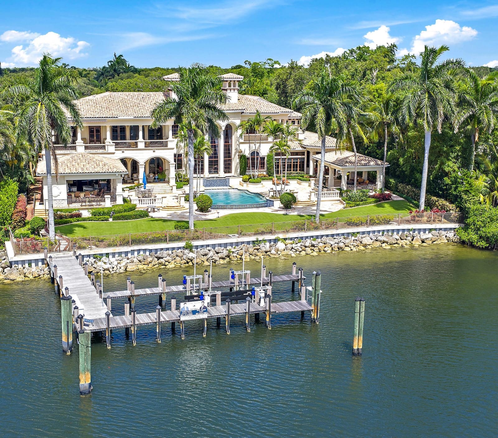 2330 SEVEN OAKS Lane