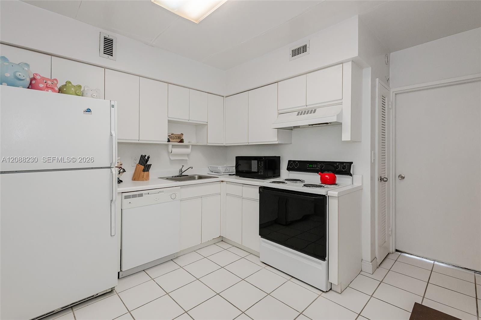 5700 Collins Avenue 12D, Miami Beach, FL 33140 photo 13