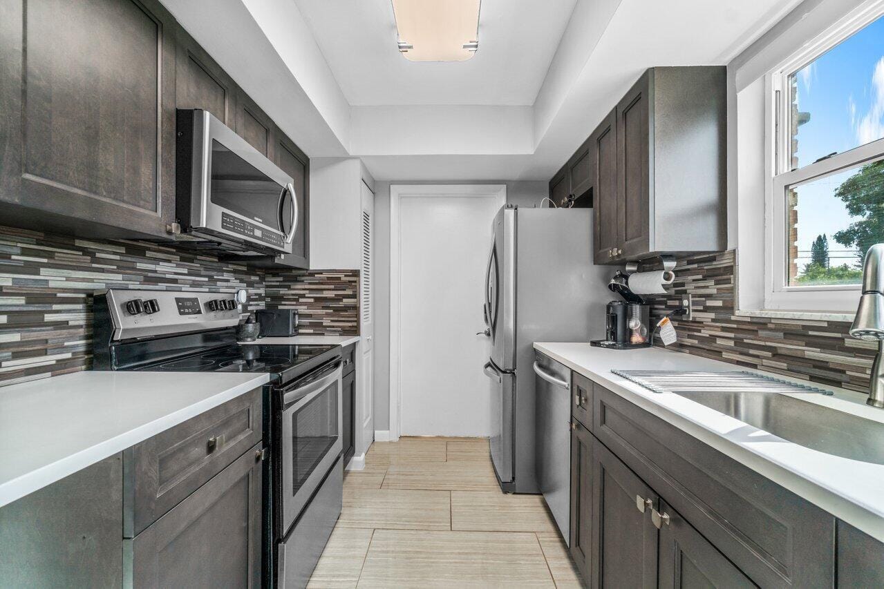 2037 S Seacrest Boulevard B — photo 1