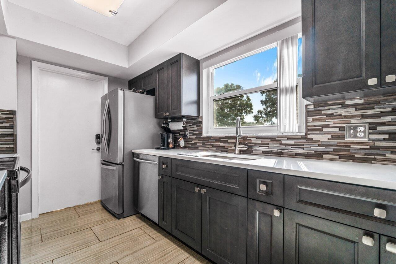 2037 S Seacrest Boulevard B — photo 11