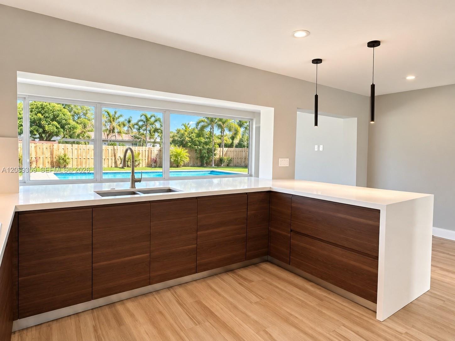 401 S Highland Drive — photo 11