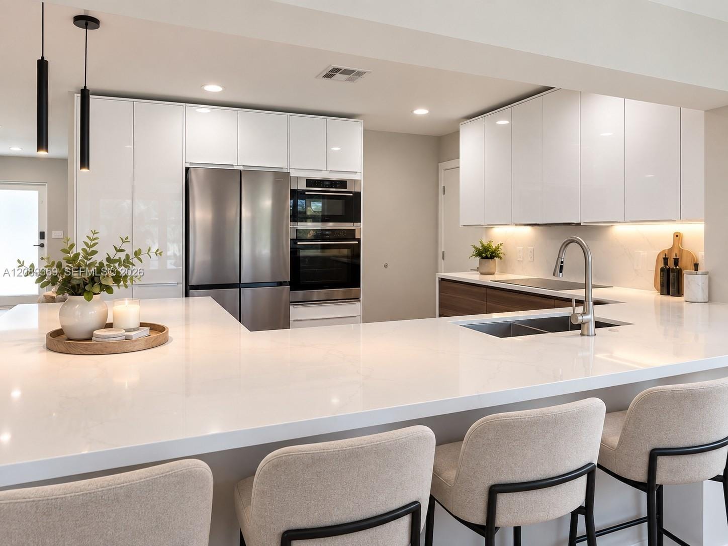 401 S Highland Drive — photo 10