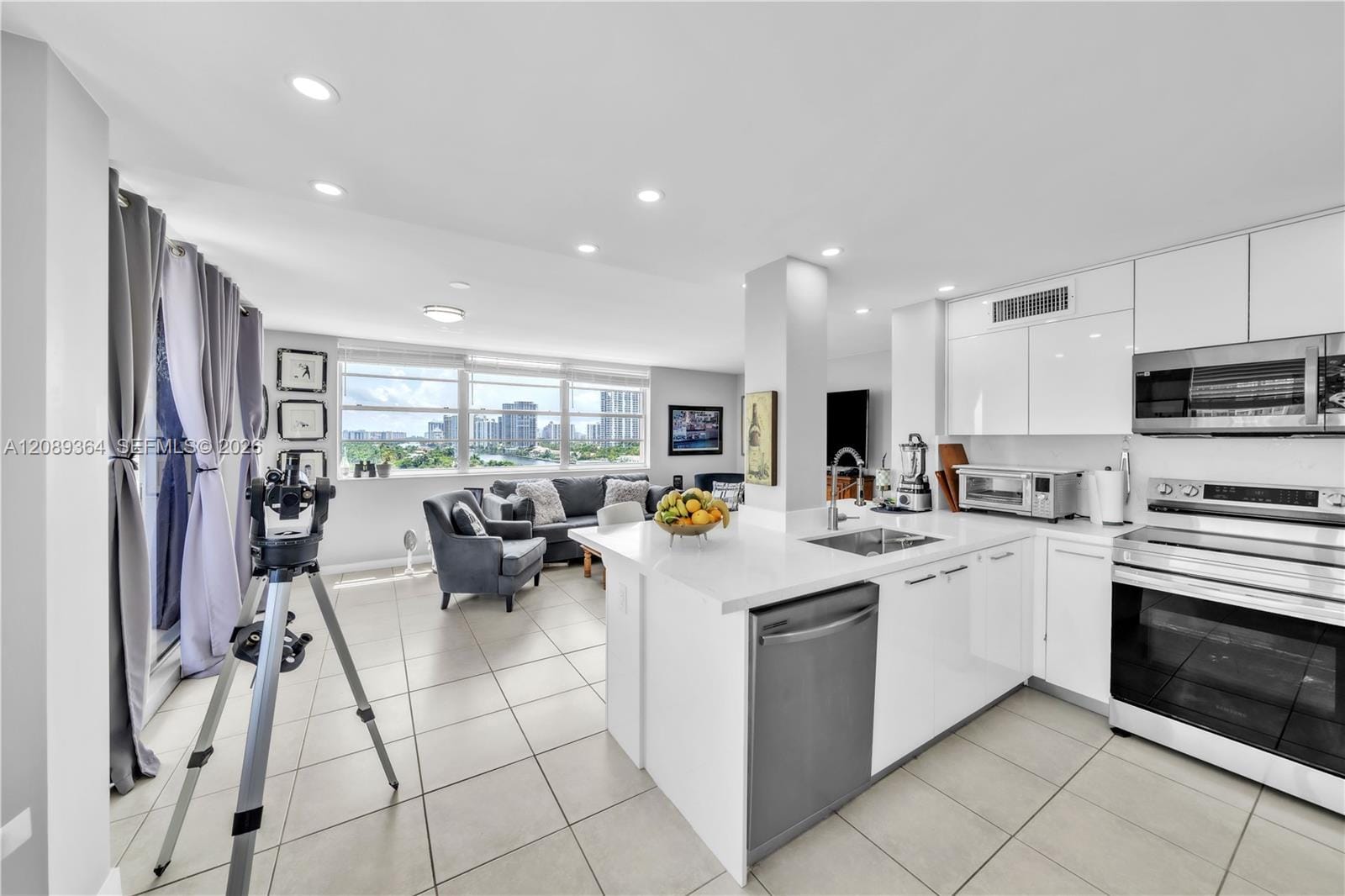 3161 S Ocean Drive 1106 — photo 10