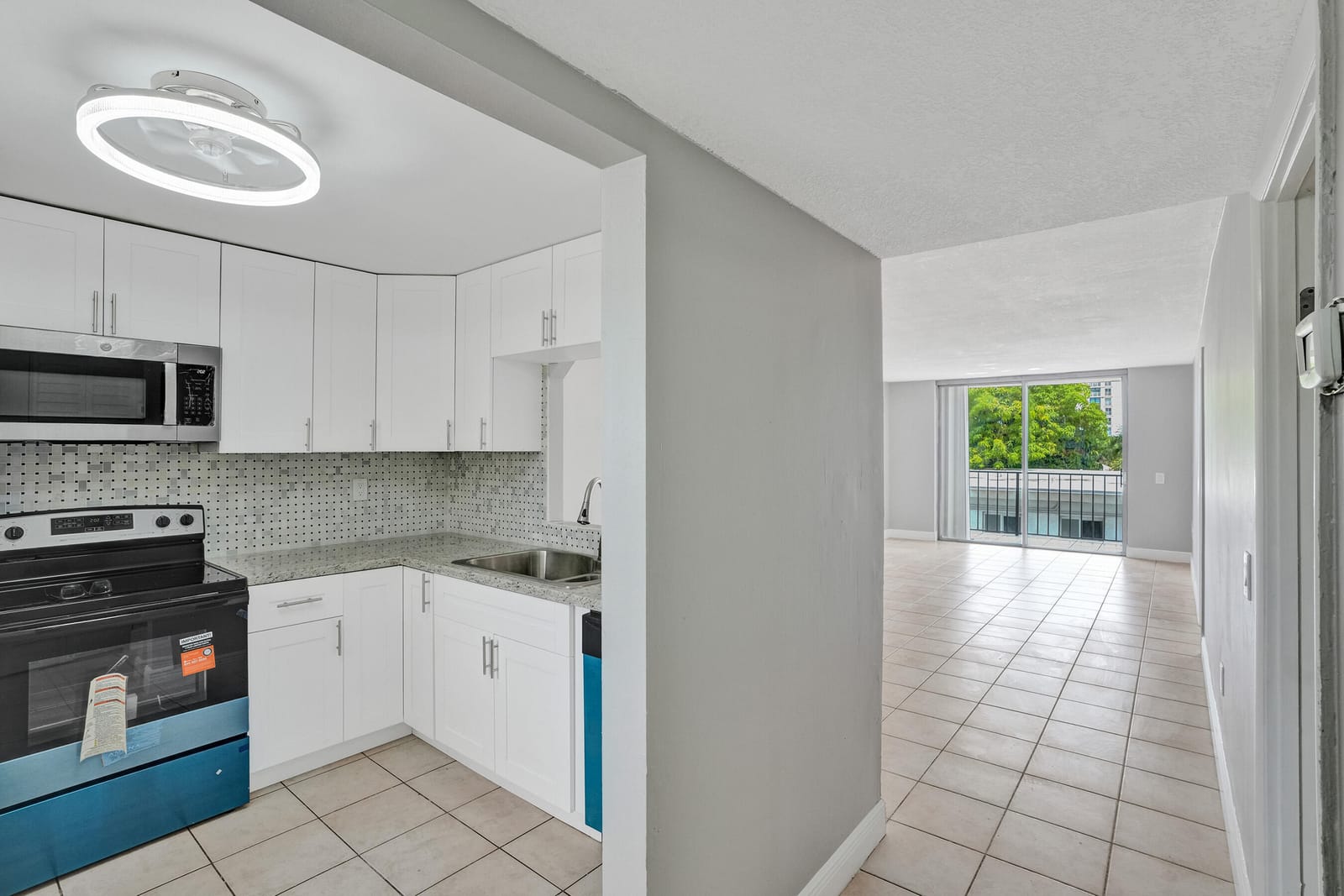 7601 Byron Avenue 3C — photo 9