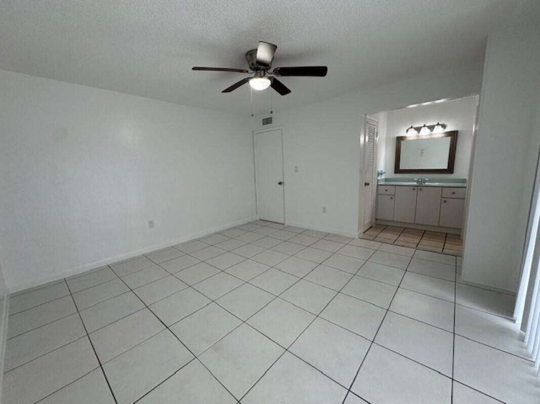2031 NE 139th Street 36 — photo 4