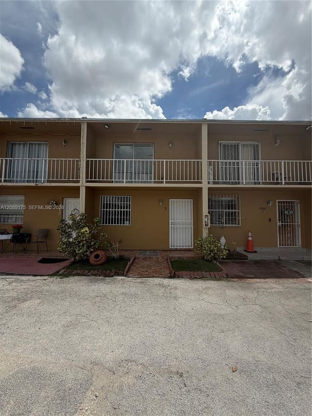 10962 SW 4th Street I2, Sweetwater, FL 33174