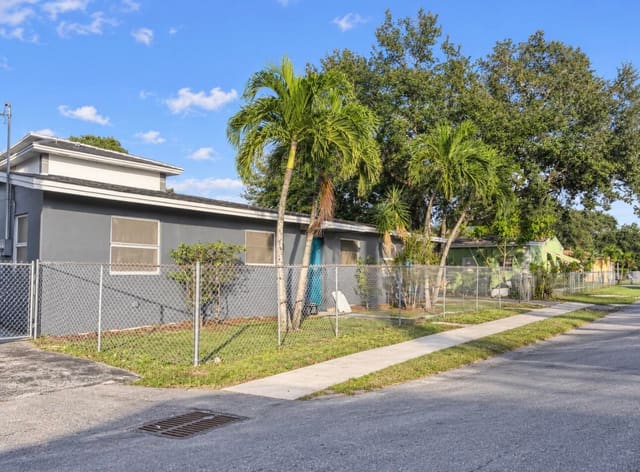 800 NW 16TH Avenue 1-2, Fort Lauderdale, FL 33311