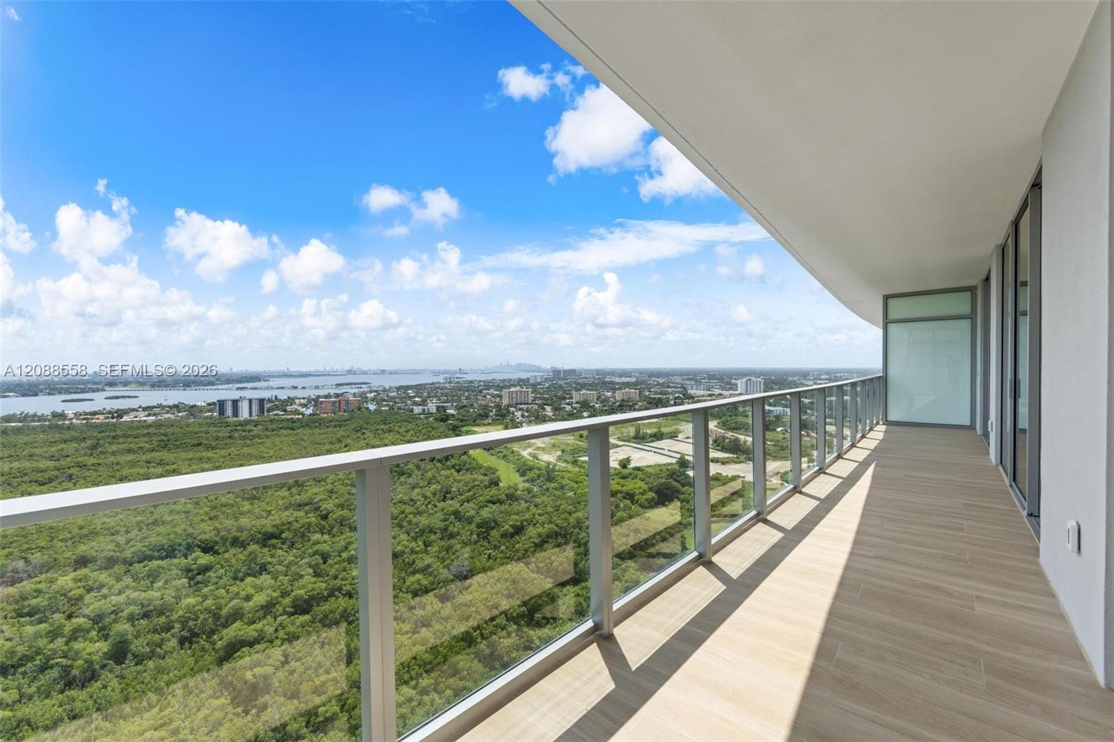 2411 Laguna Circle 2803, Miami, FL 33181 photo 16