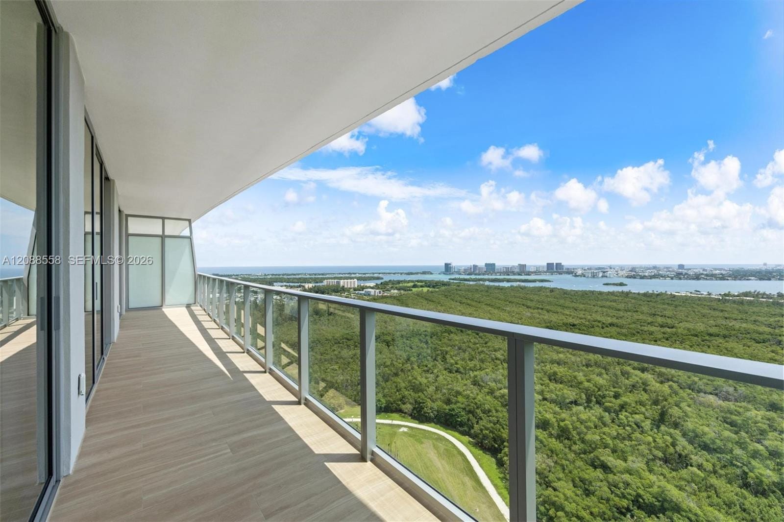 2411 Laguna Circle 2803, Miami, FL 33181 photo 17