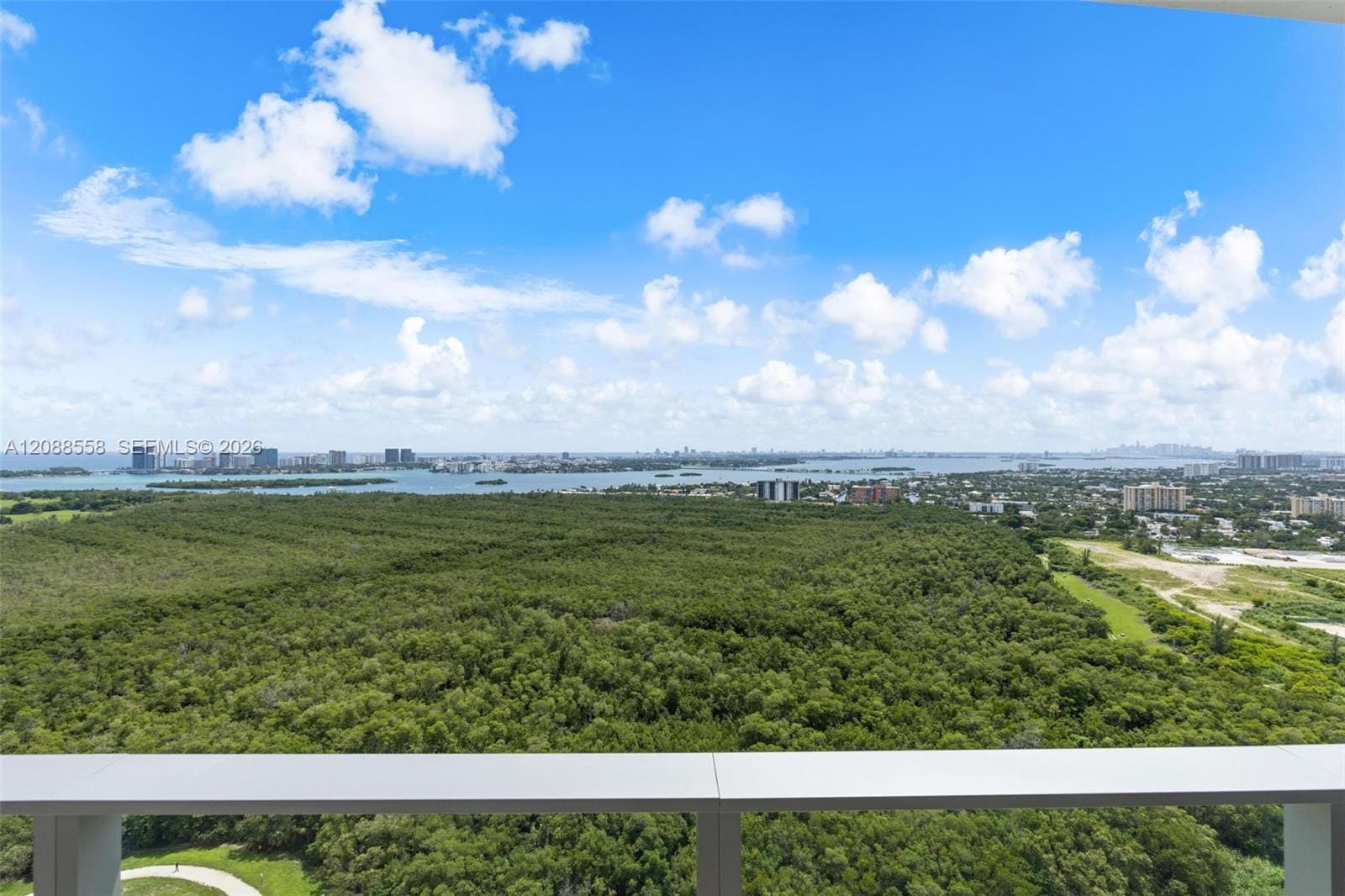 2411 Laguna Circle 2803, Miami, FL 33181 photo 18