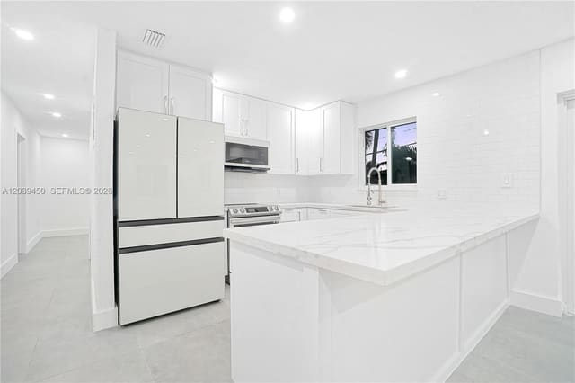 2850 SW 24th Street 2850, Miami, FL 33145