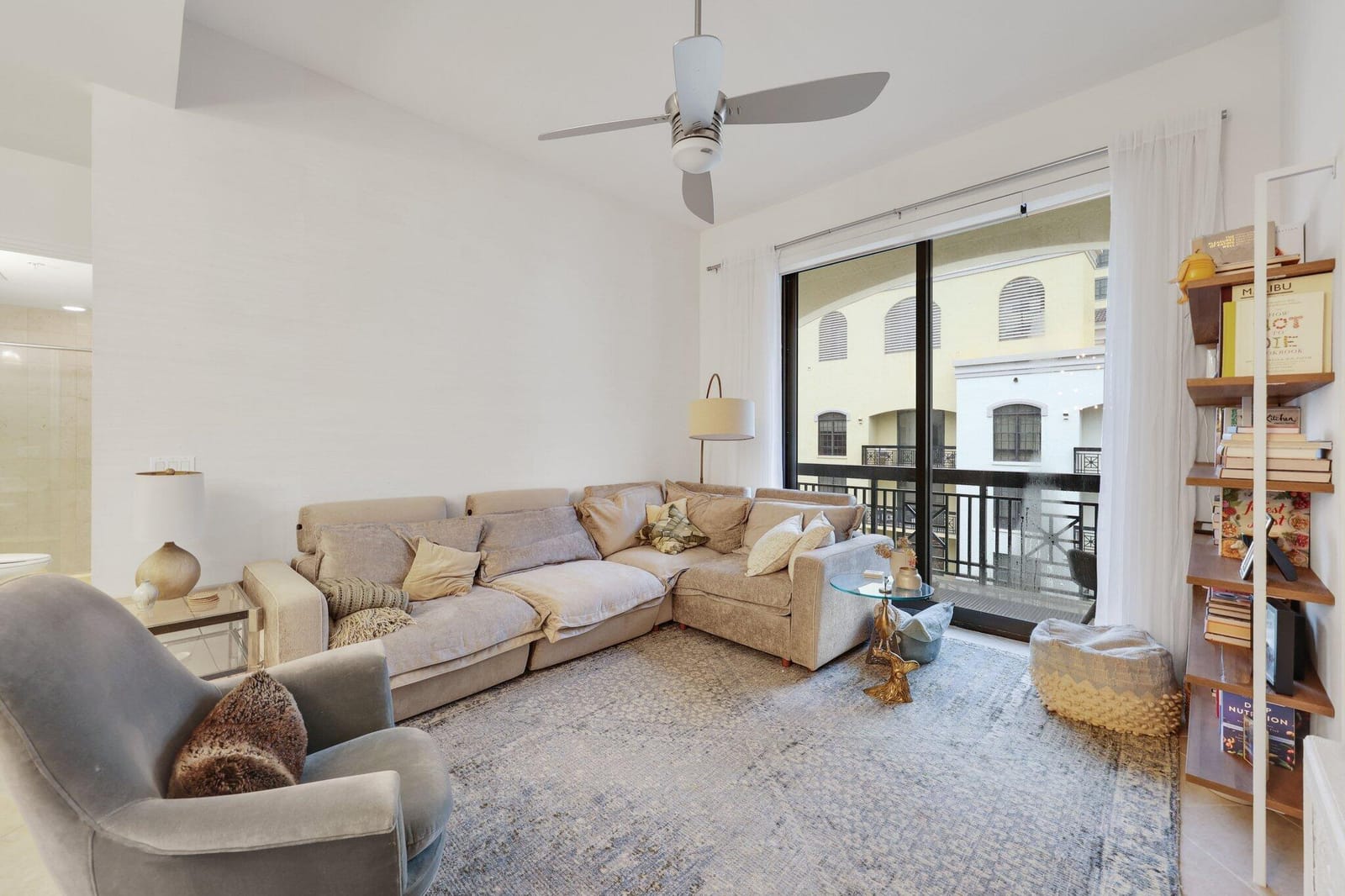 801 S OLIVE Avenue 1621, West Palm Beach, FL 33401 photo 2
