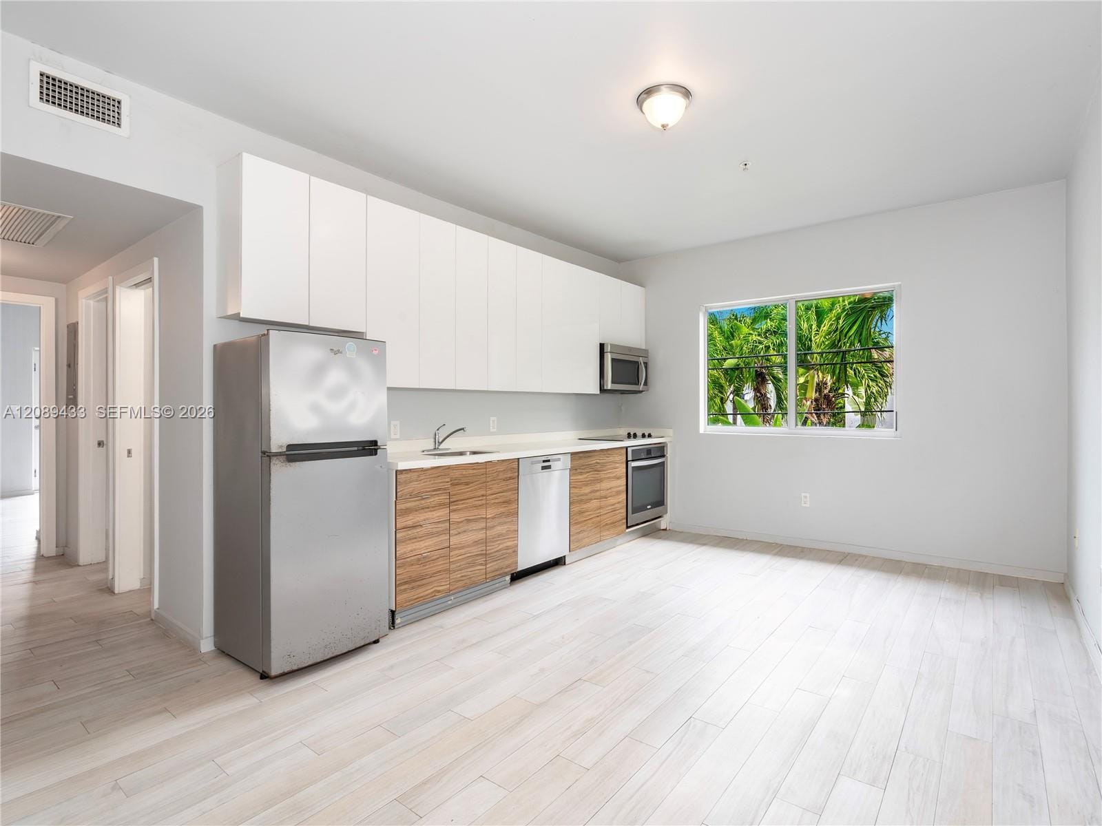 820 15th Street 205, Miami Beach, FL 33139 photo 1