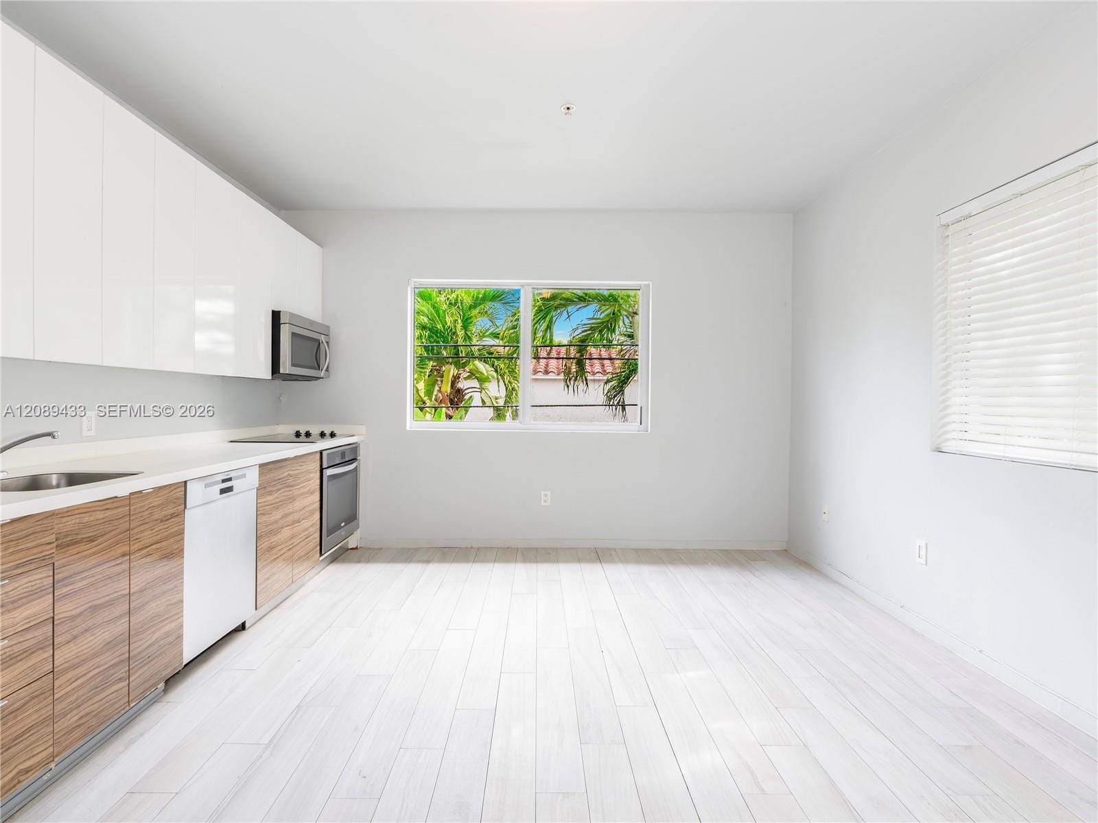 820 15th Street 205, Miami Beach, FL 33139 photo 2